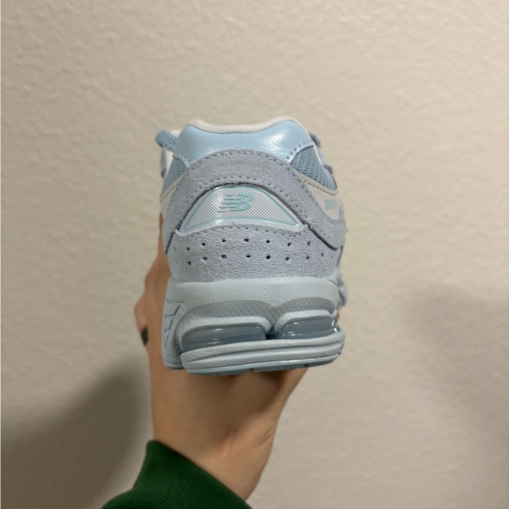 🔥New Balance 2002r Sky Blue Sneakers - Picture 3 of 9